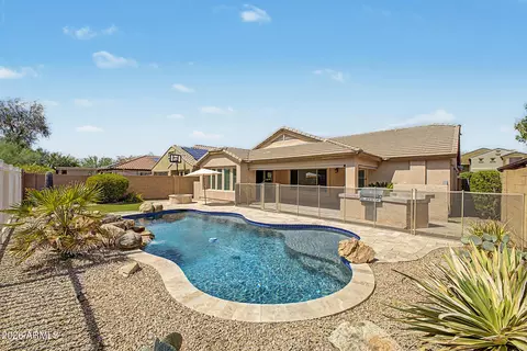 Exterior - 4017 E Hashknife Rd, Phoenix, AZ 85050 photo 2 of 8
