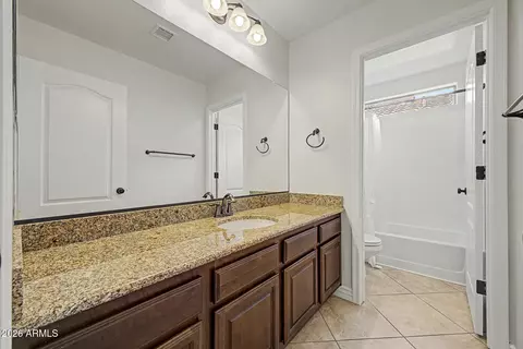 Bath - 4017 E Hashknife Rd, Phoenix, AZ 85050 photo 3 of 3