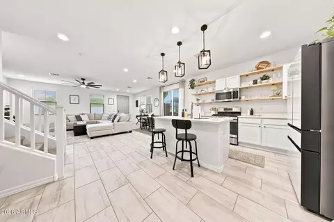Kitchen - 8351 E Impala Ave, Mesa, AZ 85209 photo 4 of 5