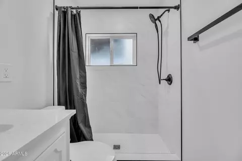 Bath - 4324 N 21st St, Phoenix, AZ 85016 photo 7 of 7