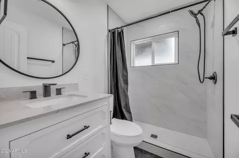 Bath - 4324 N 21st St, Phoenix, AZ 85016 photo 6 of 7