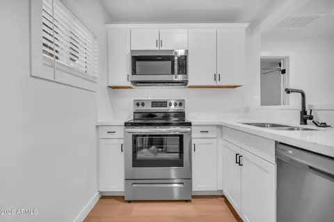 Kitchen - 4324 N 21st St, Phoenix, AZ 85016 photo 7 of 7