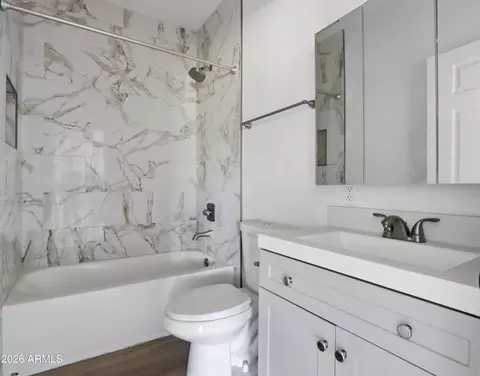 Bath - 1306 E Purdue Ave, Phoenix, AZ 85020 photo 1 of 2