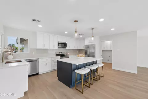 Kitchen - 3541 W Dailey St, Phoenix, AZ 85053 photo 6 of 7