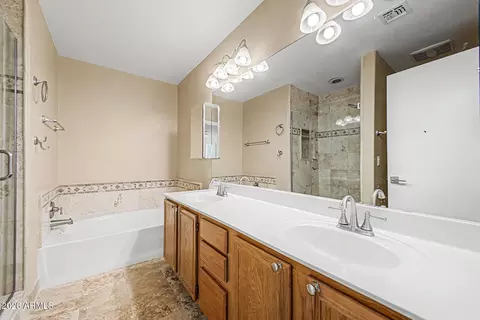 Bath - 3301 E Marconi Ave, Phoenix, AZ 85032 photo 2 of 4