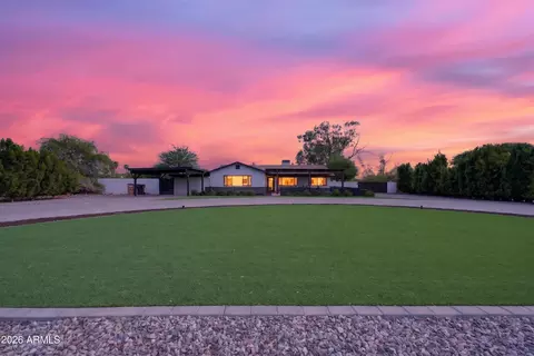 8829 W Mariposa Grande Ln, Peoria, AZ 85383