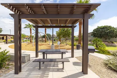 View/Area - 2914 E Sunland Ave, Phoenix, AZ 85040 photo 3 of 3