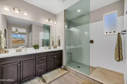 Bath - 2914 E Sunland Ave, Phoenix, AZ 85040 photo 3 of 3