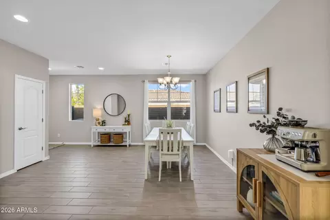 Dining - 2914 E Sunland Ave, Phoenix, AZ 85040 photo 3 of 3