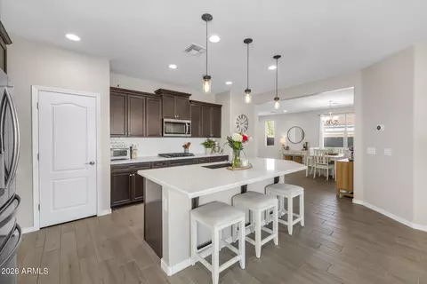 Kitchen - 2914 E Sunland Ave, Phoenix, AZ 85040 photo 4 of 6