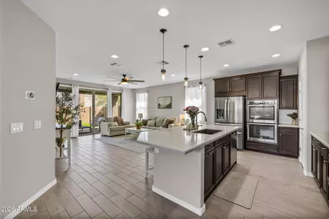 Entry Way - 2914 E Sunland Ave, Phoenix, AZ 85040 photo 1 of 5