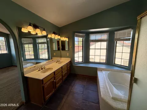 Bath - 2265 E Huron Ct, Gilbert, AZ 85234 photo 3 of 5