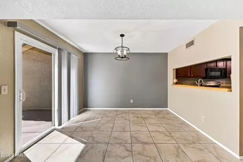 Dining - 4207 E Jojoba Rd, Phoenix, AZ 85044 photo 2 of 3