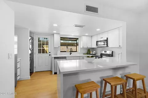 Kitchen - 4841 E Kachina Trl #3, Phoenix, AZ 85044 photo 2 of 5