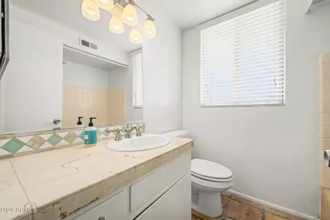 Bath - 3270 E Camelback Rd #114, Phoenix, AZ 85018 photo 1 of 4