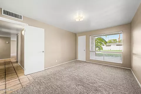 Bedroom - 3270 E Camelback Rd #114, Phoenix, AZ 85018 photo 1 of 3