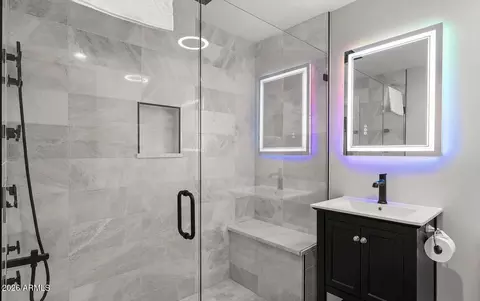 Bath - 3539 E Montecito Ave, Phoenix, AZ 85018 photo 7 of 7