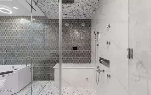 Bath - 3539 E Montecito Ave, Phoenix, AZ 85018 photo 1 of 7