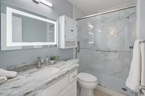 Bath - 3302 E Wescott Dr, Phoenix, AZ 85050 photo 2 of 2