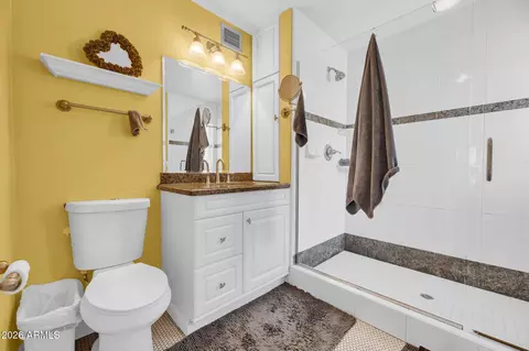 Bath - 345 E Orange Dr, Phoenix, AZ 85012 photo 5 of 5