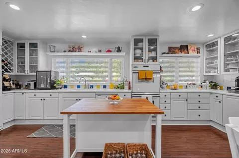 Kitchen - 345 E Orange Dr, Phoenix, AZ 85012 photo 1 of 6