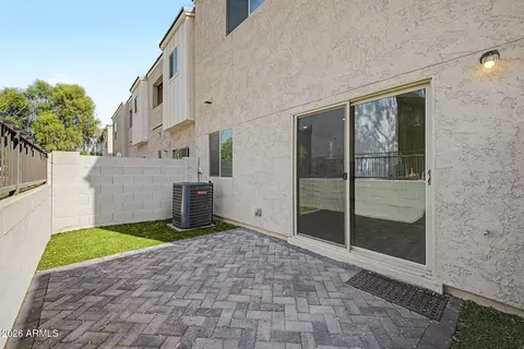Exterior - 2280 W Harmont Dr, Phoenix, AZ 85021 photo 2 of 3