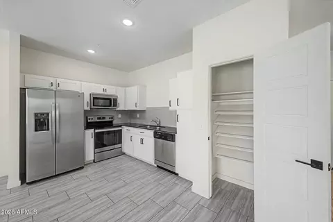 Kitchen - 2280 W Harmont Dr, Phoenix, AZ 85021 photo 1 of 1