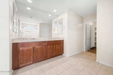 Bath - 2436 E Saint Catherine Ave, Phoenix, AZ 85042 photo 1 of 5