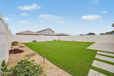 Exterior - 2436 E Saint Catherine Ave, Phoenix, AZ 85042 photo 11 of 12