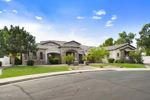 5600 S Gemstone Dr, Chandler, AZ 85249