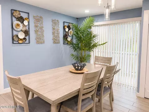 Dining - 2922 N 39th Ave W, Phoenix, AZ 85019 photo 1 of 2