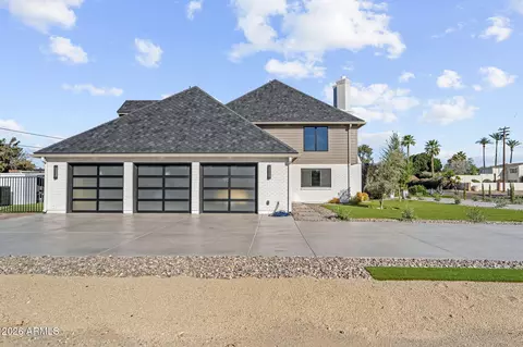 Exterior - 910 E Kaler Dr, Phoenix, AZ 85020 photo 6 of 9