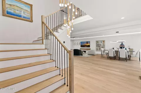 Entry Way - 910 E Kaler Dr, Phoenix, AZ 85020 photo 1 of 3