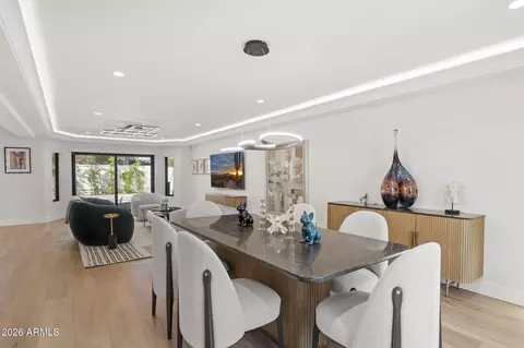 Dining - 910 E Kaler Dr, Phoenix, AZ 85020 photo 1 of 2