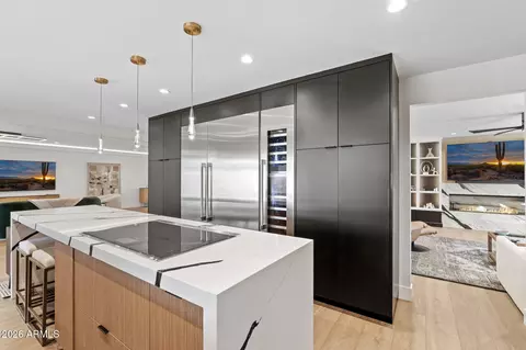 Kitchen - 910 E Kaler Dr, Phoenix, AZ 85020 photo 3 of 5