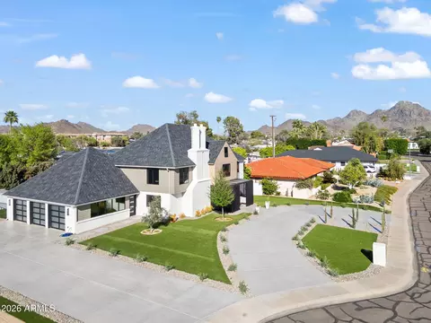 View/Area - 910 E Kaler Dr, Phoenix, AZ 85020 photo 1 of 3