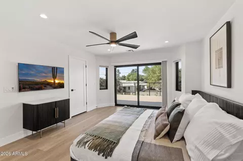 Bedroom - 910 E Kaler Dr, Phoenix, AZ 85020 photo 10 of 10