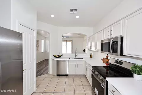 Kitchen - 3366 E Packard Dr, Gilbert, AZ 85298 photo 2 of 5