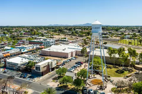 View/Area - 706 N Cedar St, Gilbert, AZ 85233 photo 4 of 8