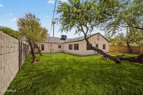Exterior - 4302 N 18 Pl, Phoenix, AZ 85016 photo 11 of 12