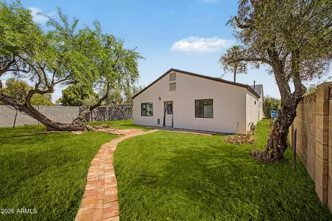Exterior - 4302 N 18 Pl, Phoenix, AZ 85016 photo 9 of 12