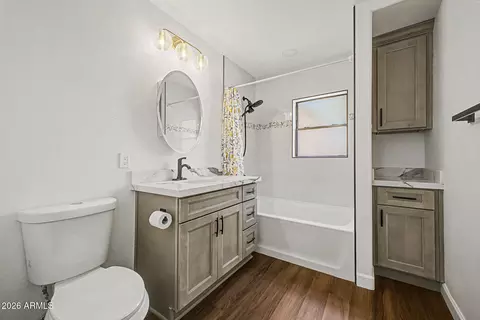 Bath - 4302 N 18 Pl, Phoenix, AZ 85016 photo 3 of 3