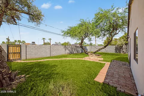 Exterior - 4302 N 18 Pl, Phoenix, AZ 85016 photo 8 of 12