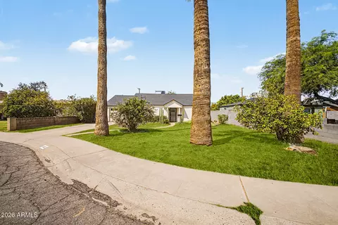 Exterior - 4302 N 18 Pl, Phoenix, AZ 85016 photo 4 of 12