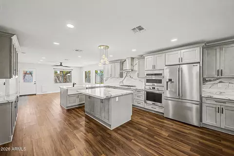 Kitchen - 4302 N 18 Pl, Phoenix, AZ 85016 photo 2 of 5
