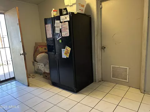 2312 E Nancy Ln, Phoenix, AZ 85042 photo 5