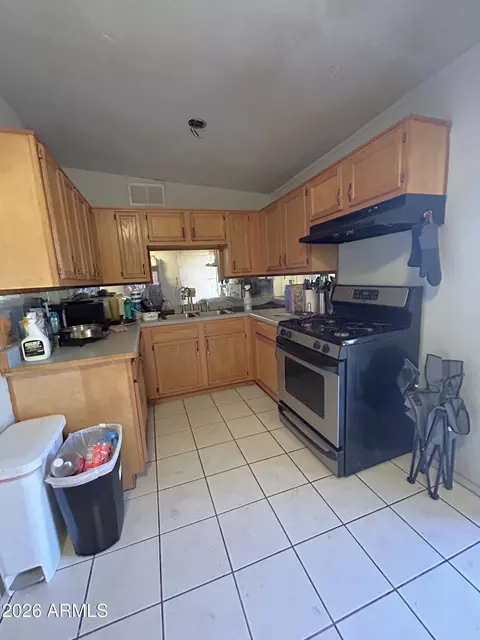 2312 E Nancy Ln, Phoenix, AZ 85042 photo 4