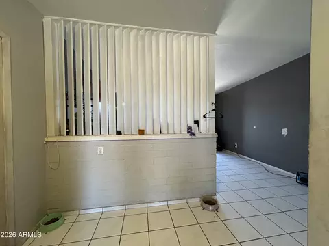 2312 E Nancy Ln, Phoenix, AZ 85042 photo 3