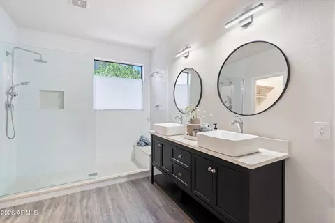 Bath - 3433 E Santa Fe Ln, Gilbert, AZ 85297 photo 1 of 3