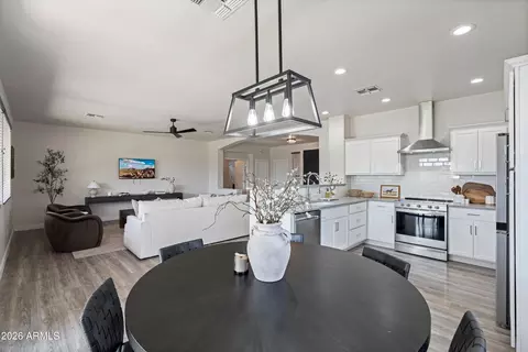 Dining - 3433 E Santa Fe Ln, Gilbert, AZ 85297 photo 1 of 2